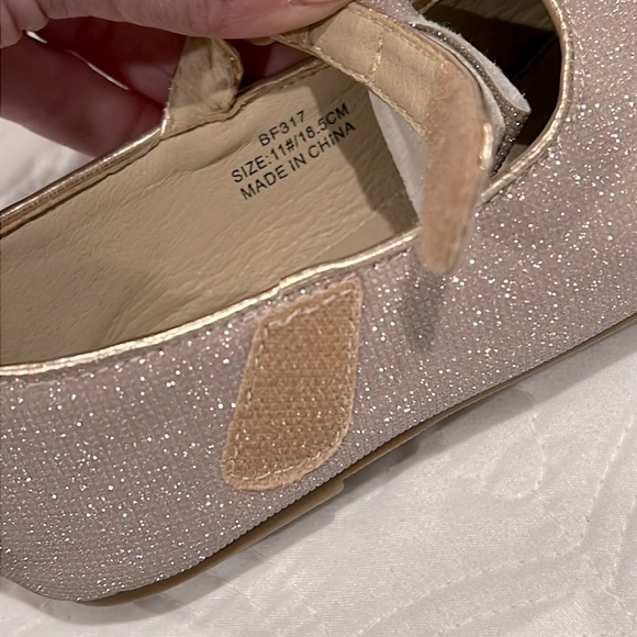 Felix & Flora Champagne Glitter Toddler Ballet Flats, Sz 11 Mary Jane w/ Bow EUC - Picture 6 of 6
